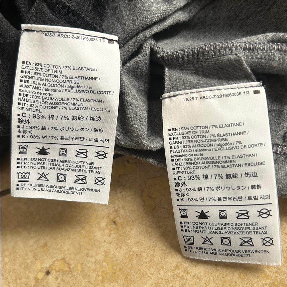 2 Arc’teryx Women’s Tee Shirts Size Medium - Picture 9 of 11